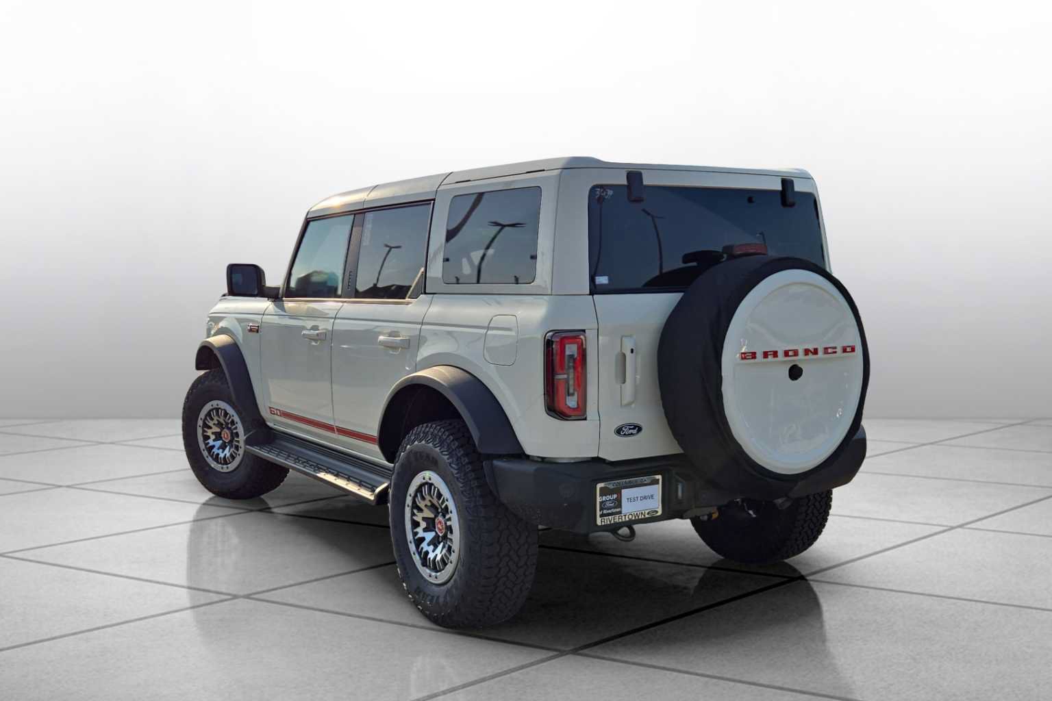 New 2026 Ford Bronco Outer Banks w/ Sasquatch Package AWD/4WD image 13