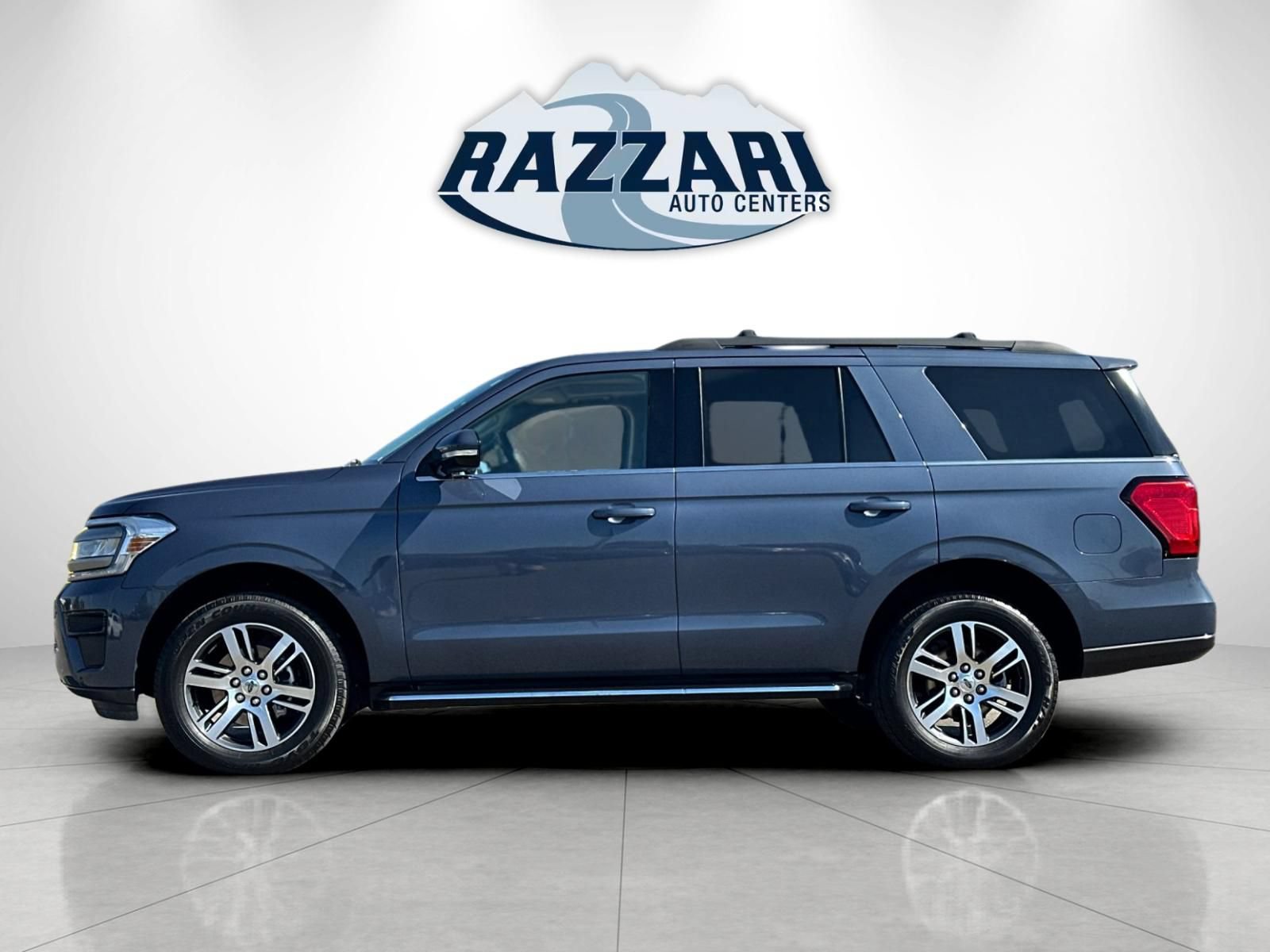 Used 2023 Ford Expedition XLT AWD/4WD image 6
