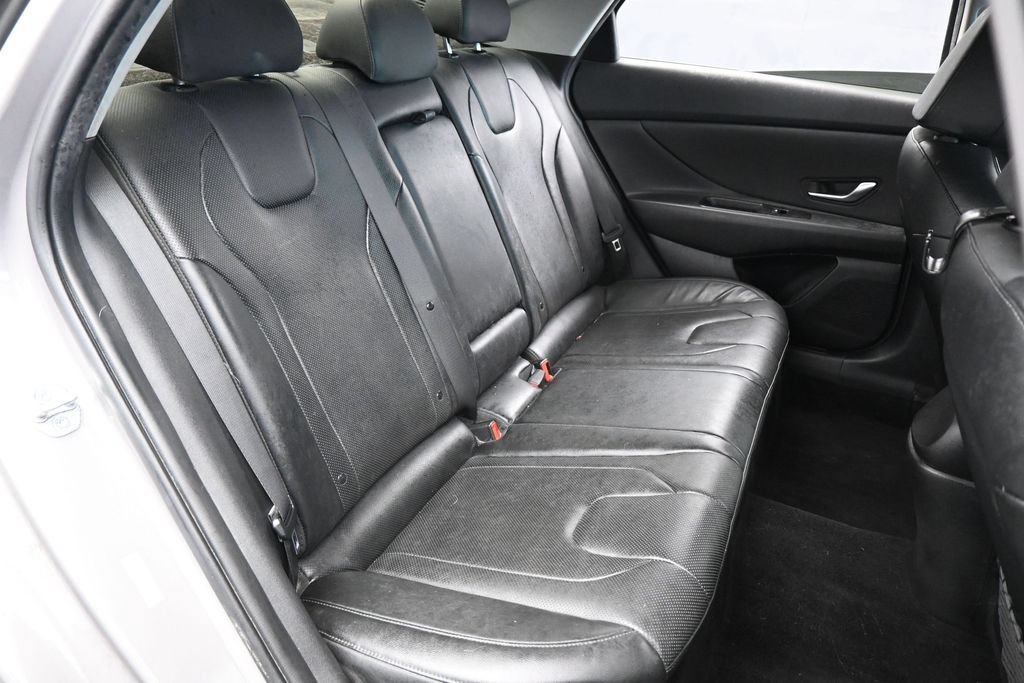 Used 2022 Hyundai Elantra Limited FWD image 43