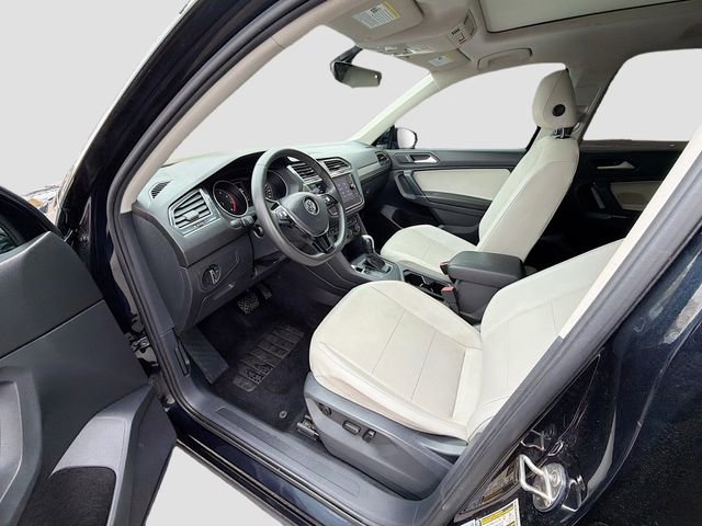 Used 2020 Volkswagen Tiguan SE image 20