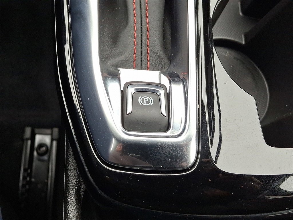 Used 2024 Chevrolet Trax RS w/ Sunroof Package image 24