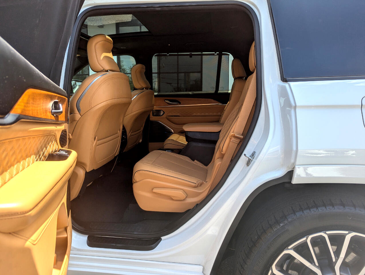 Used 2021 Jeep Grand Cherokee L Summit image 39