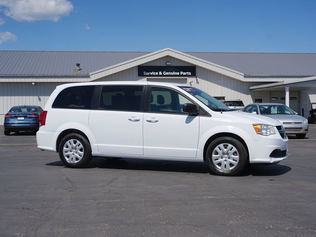 Used 2018 Dodge Grand Caravan SE w/ UConnect Hands-Free Group FWD video 2