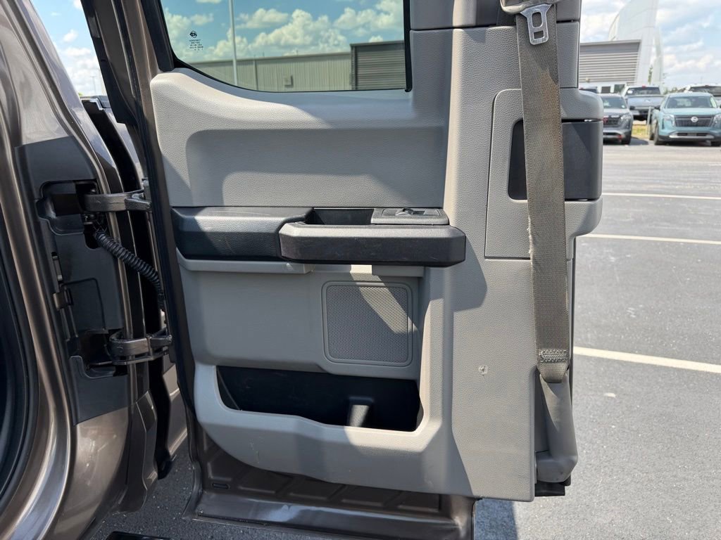Used 2015 Ford F150 XL w/ Equipment Group 101A Mid AWD/4WD image 16