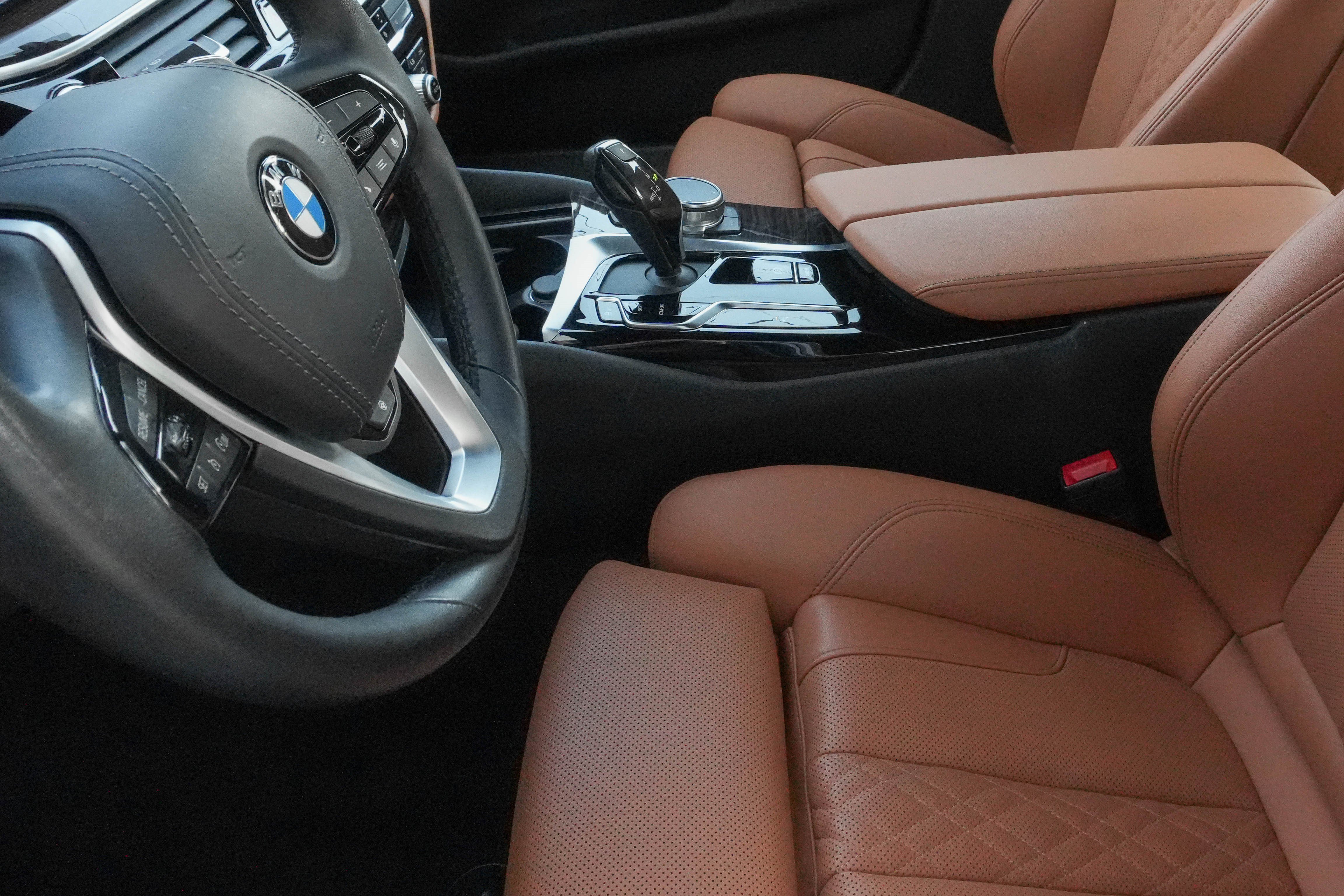 Certified 2023 BMW 530i xDrive w/ Premium Package AWD/4WD image 7