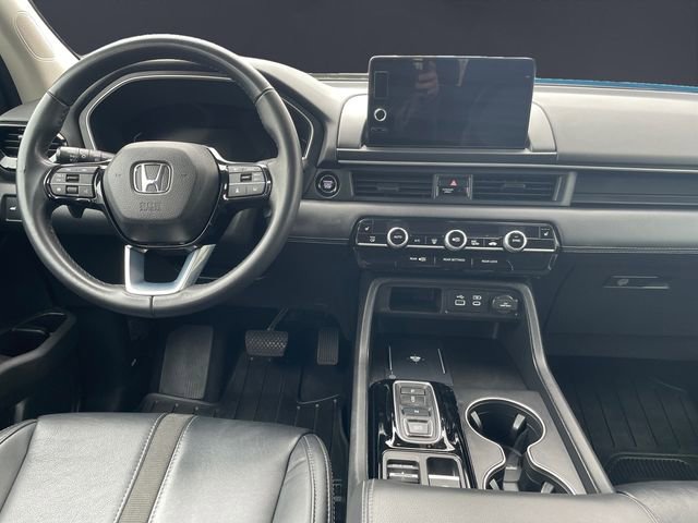 Used 2025 Honda Pilot EX-L image 10