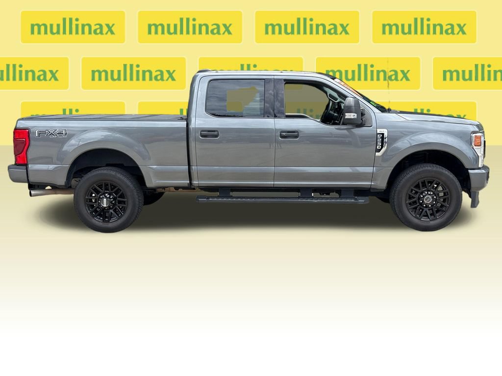 Used 2022 Ford F250 XLT w/ Black Appearance Package AWD/4WD image 2
