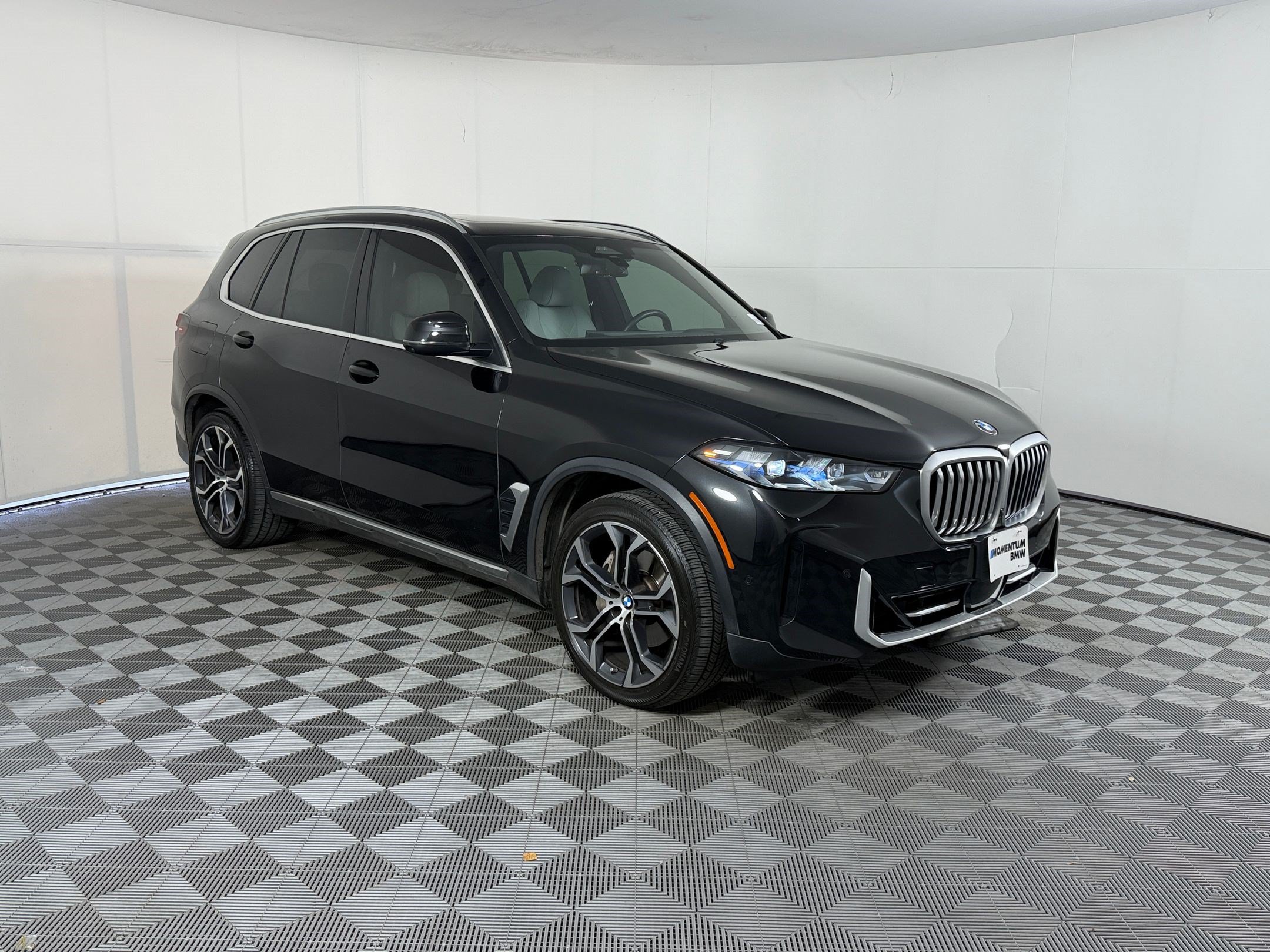 Used 2024 BMW X5 xDrive40i w/ Premium Package AWD/4WD image 7