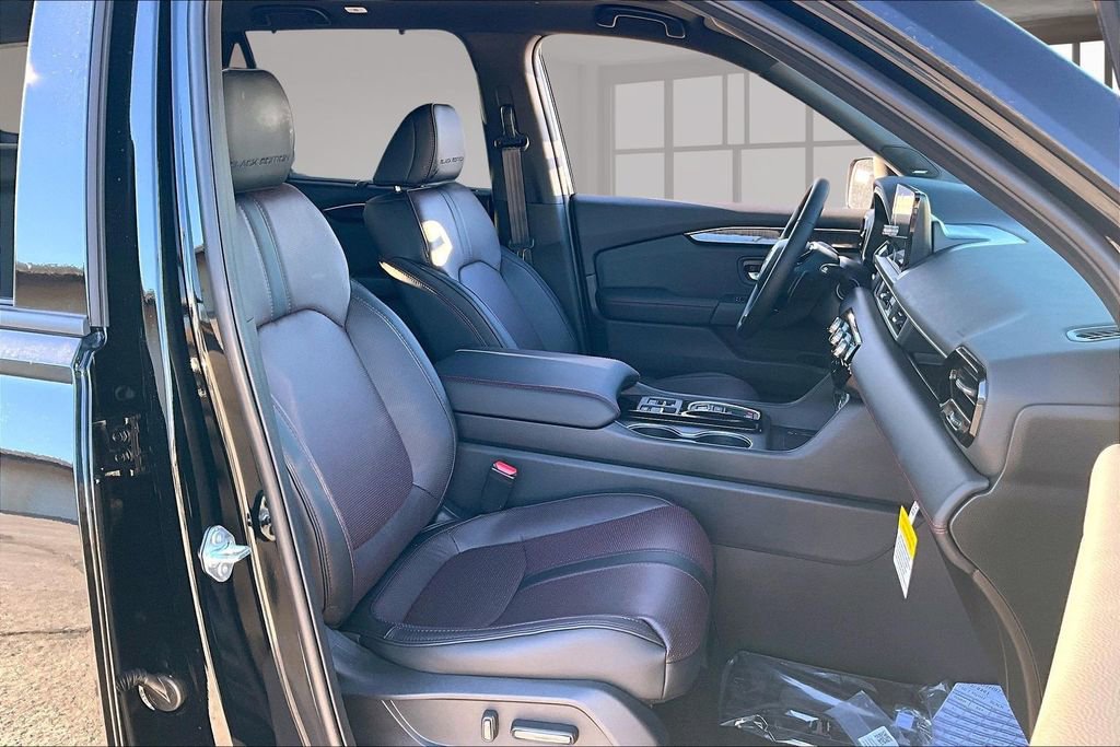 New 2025 Honda Pilot Black Edition image 11