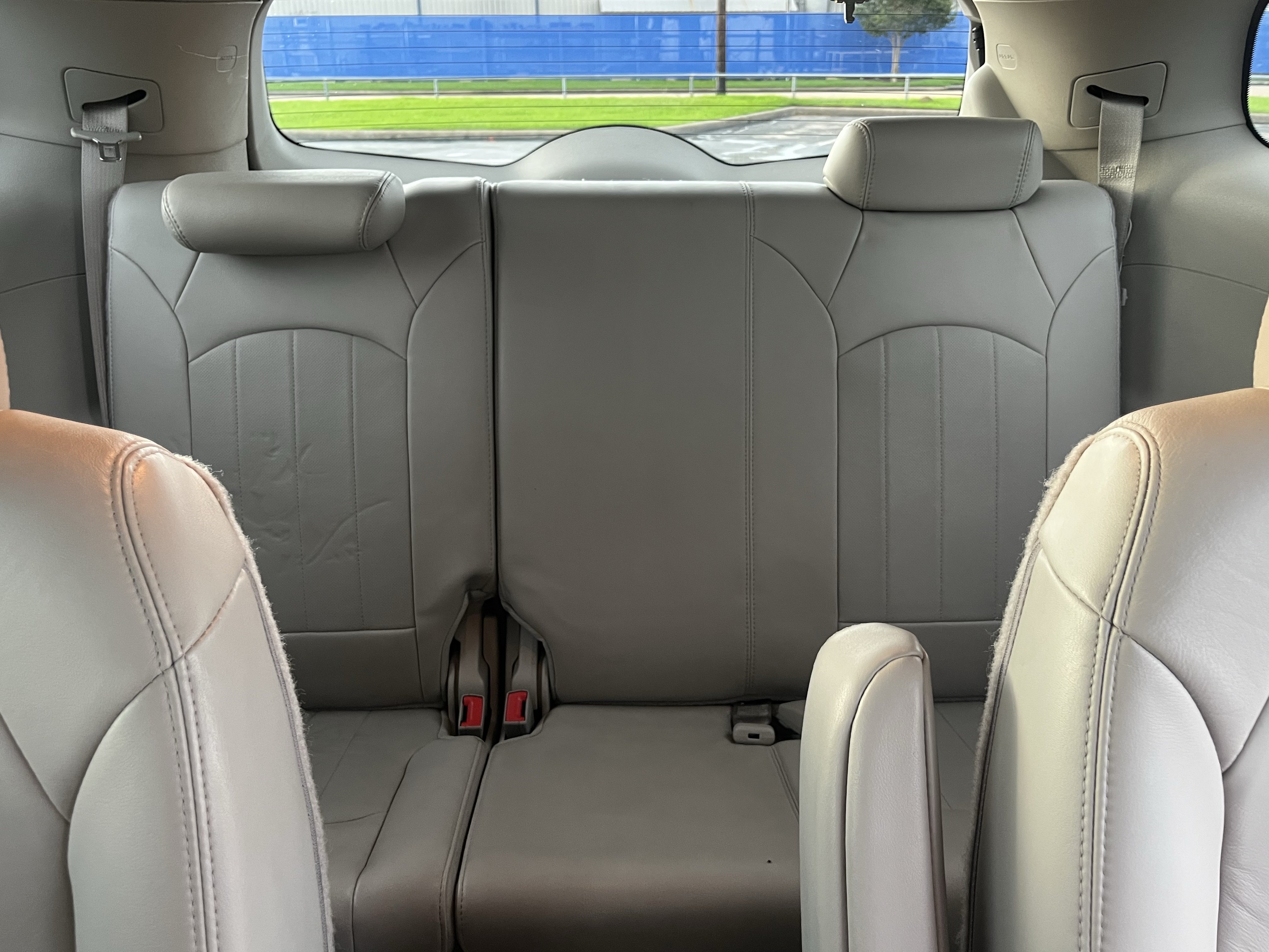 Used 2011 Buick Enclave CXL FWD image 32