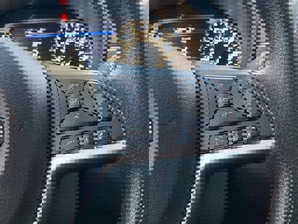 Used 2025 Nissan Altima 2.5 SV image 17