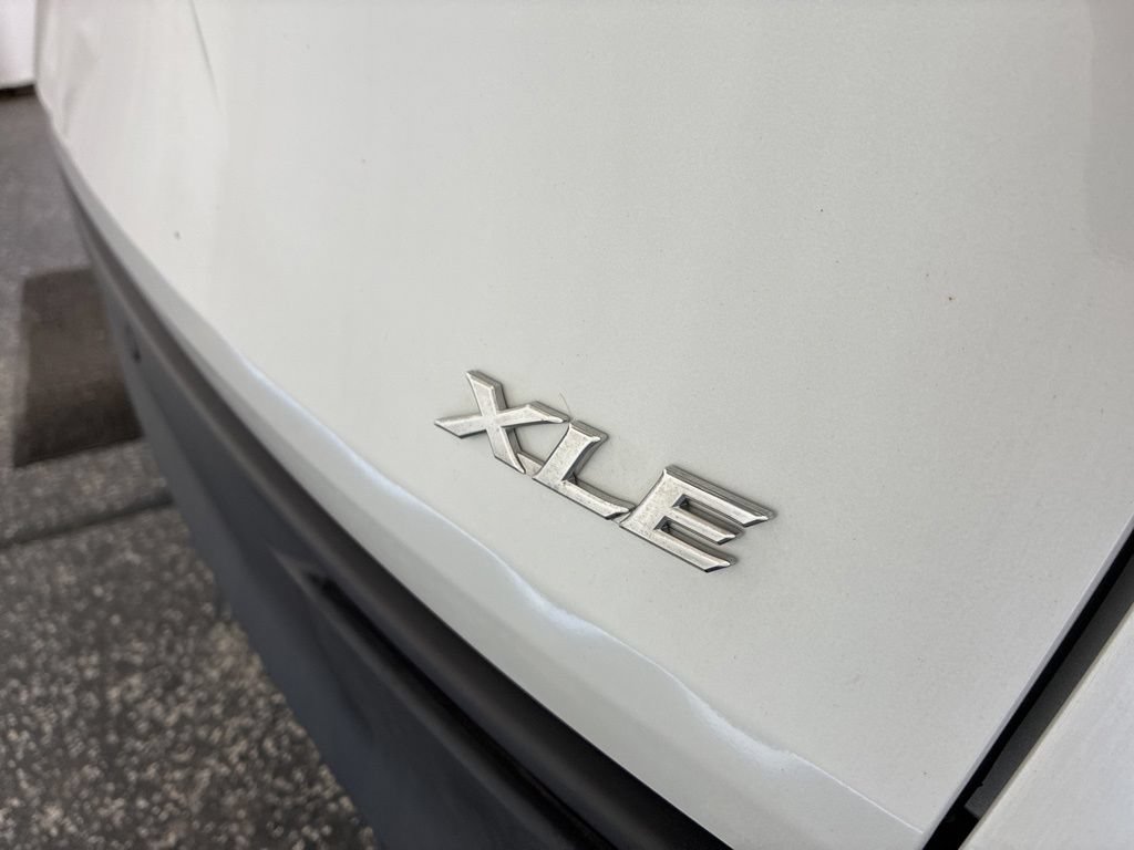 Used 2025 Toyota Sienna XLE AWD/4WD image 35