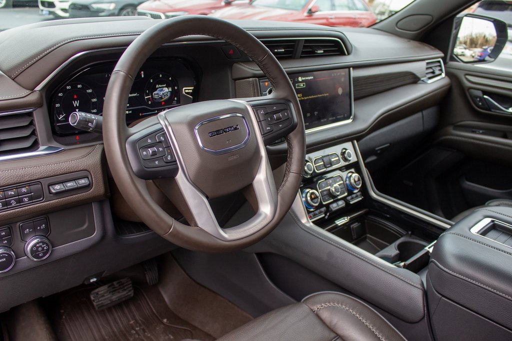 Used 2023 GMC Yukon Denali w/ LPO, Floor Liner Package image 11