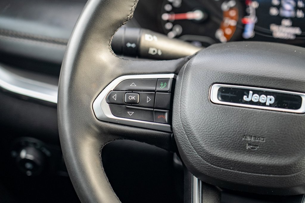 Used 2023 Jeep Compass Limited image 22