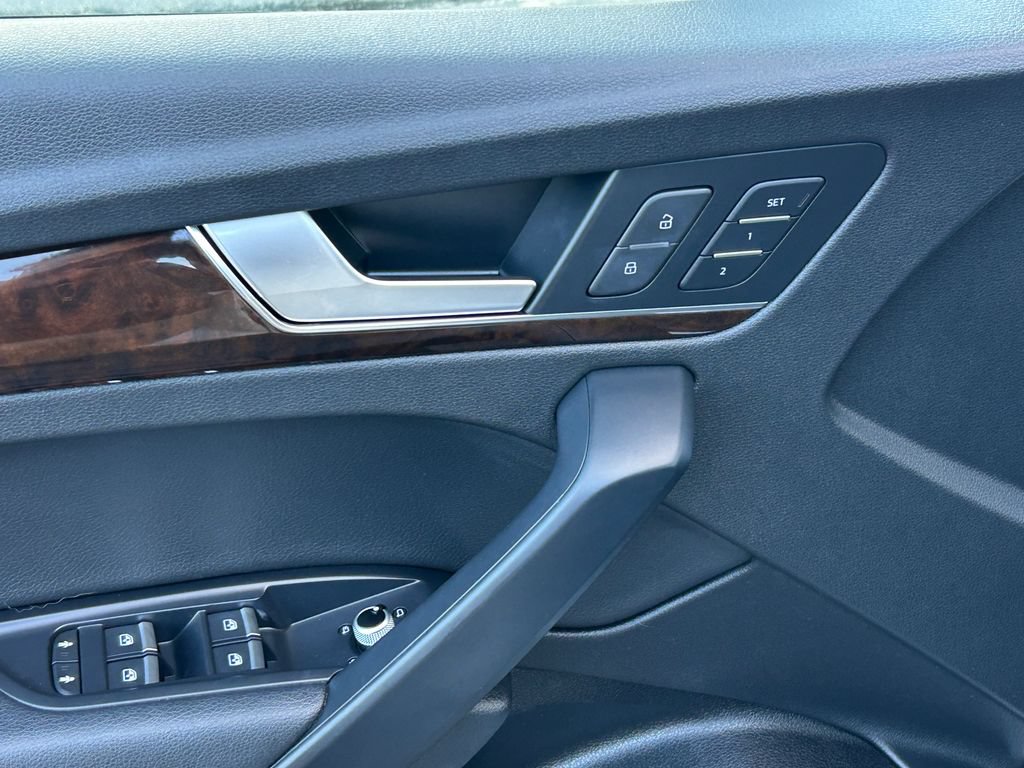 Used 2019 Audi Q5 2.0T Premium w/ Convenience Package AWD/4WD image 12