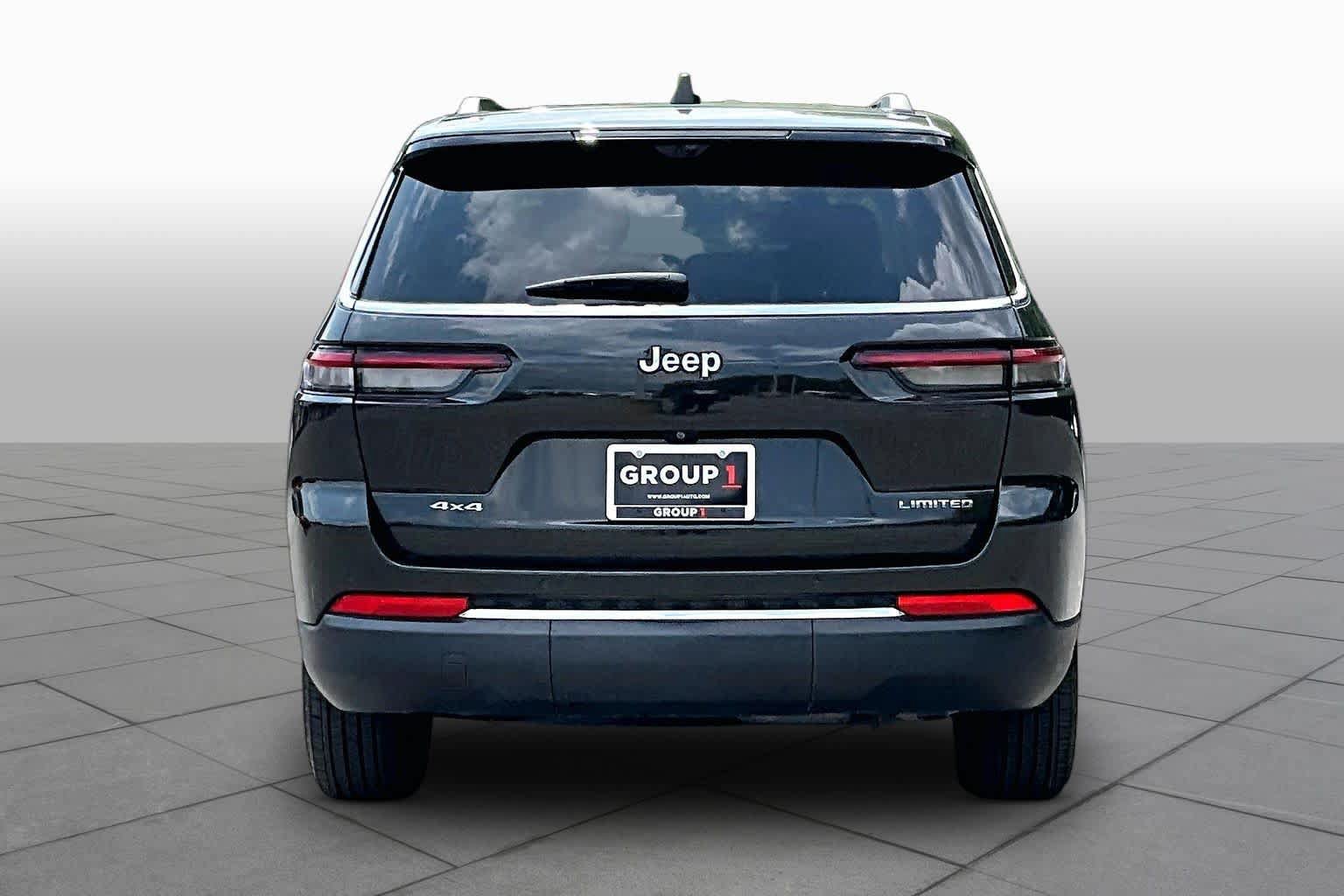 Used 2023 Jeep Grand Cherokee L Limited w/ Luxury Tech Group II AWD/4WD image 5