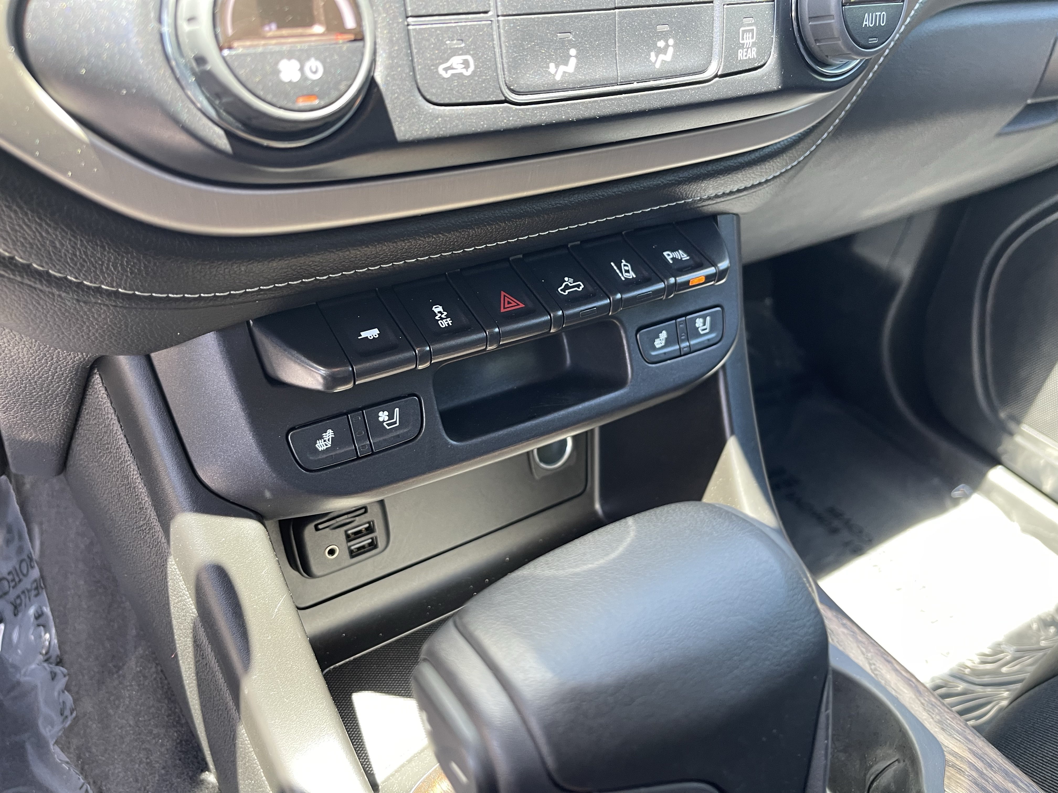 Used 2021 GMC Canyon Denali AWD/4WD image 5