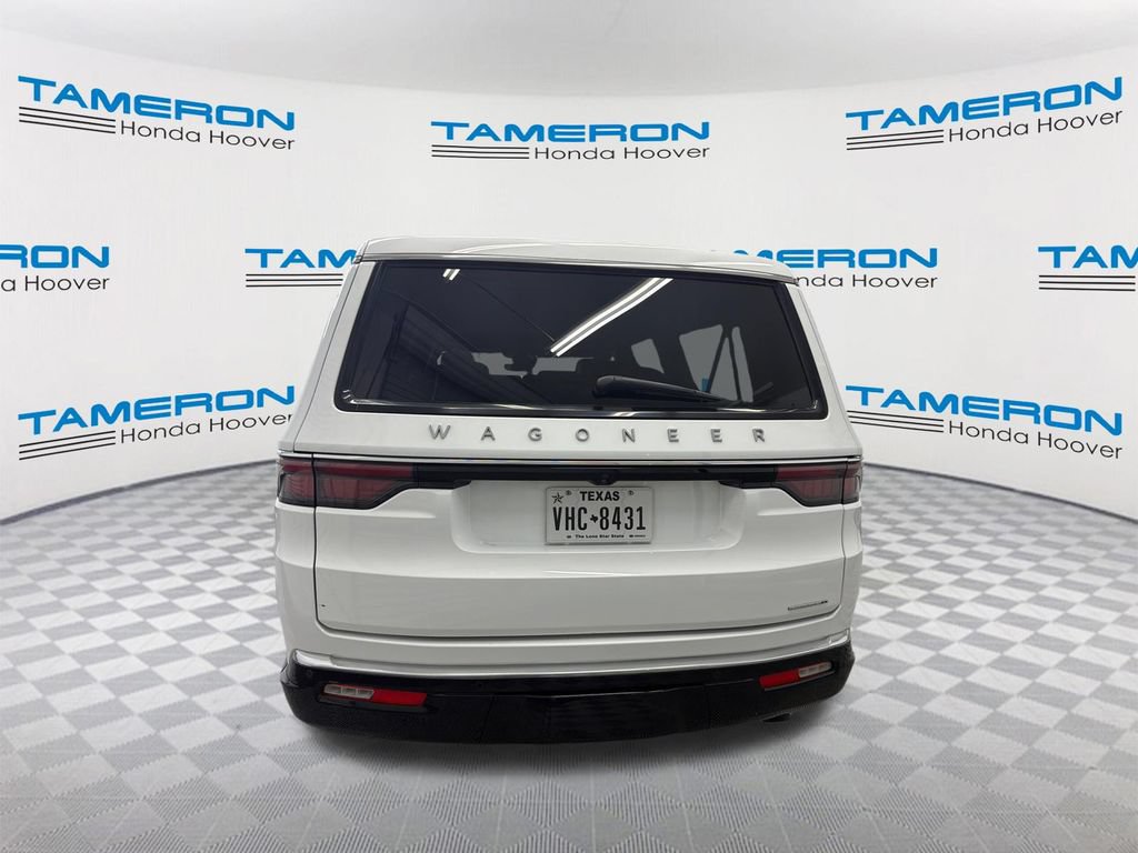 Used 2024 Jeep Wagoneer L Series II w/ Flexible Seating Group RWD image 4