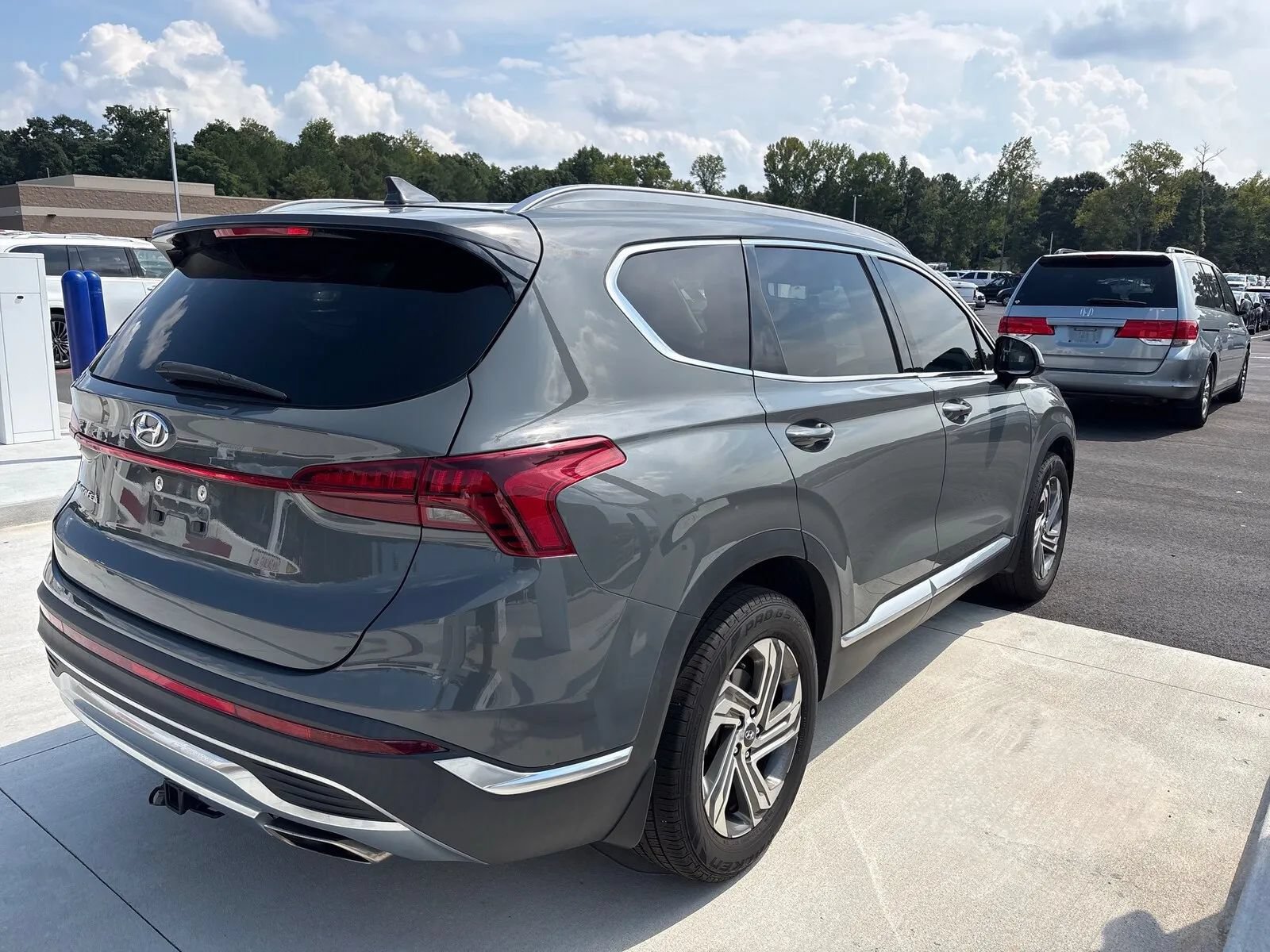 Used 2021 Hyundai Santa Fe SEL w/ Cargo Package FWD image 2