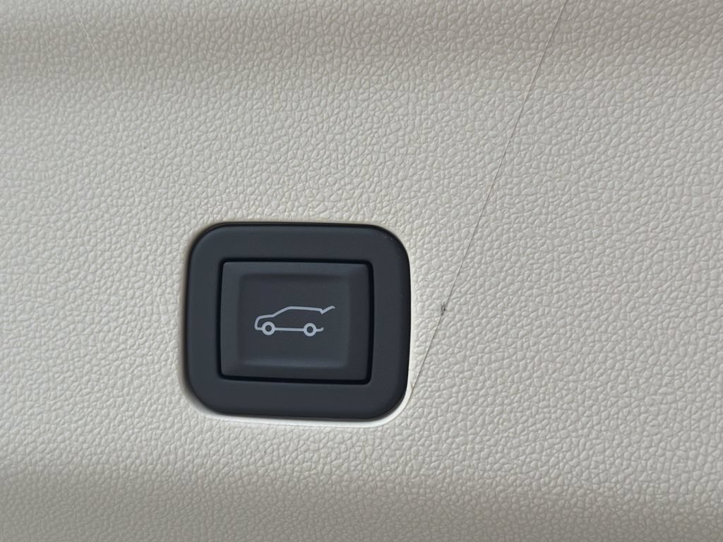 New 2026 Cadillac Escalade ESV Platinum Luxury RWD image 14