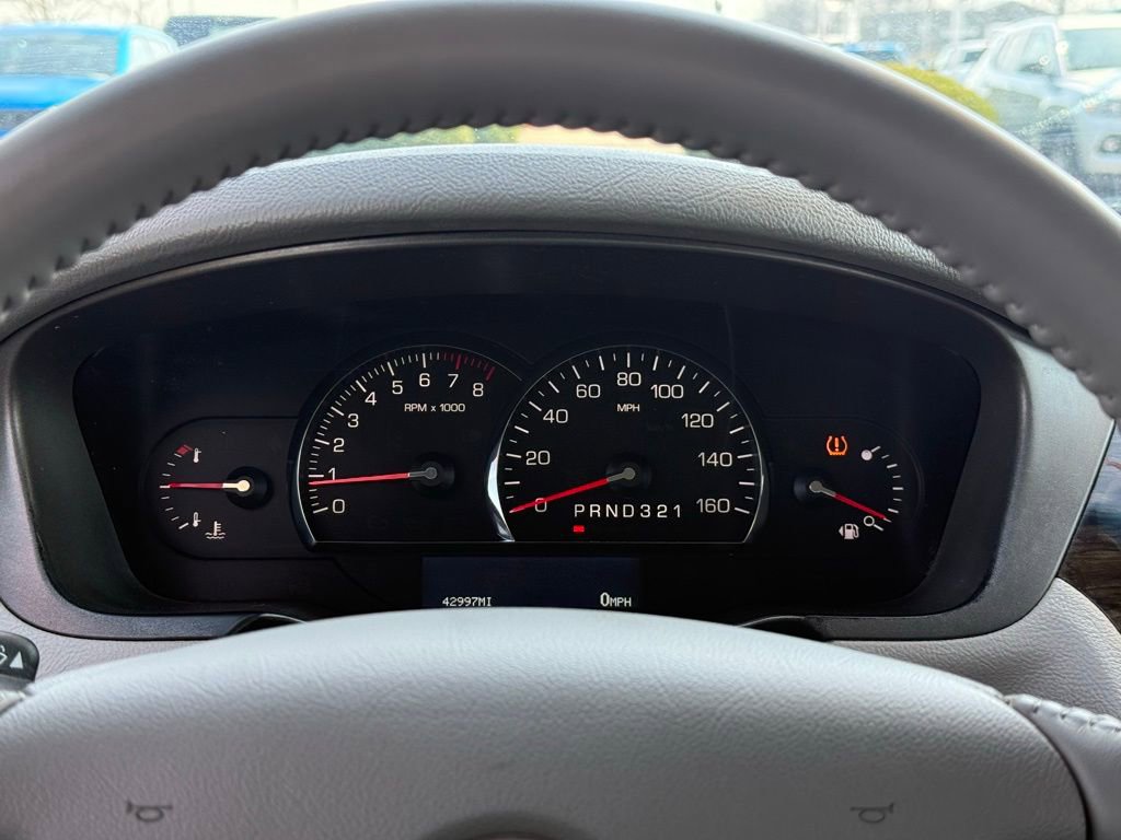 Used 2009 Cadillac DTS w/ Trunk Convenience Package FWD image 9