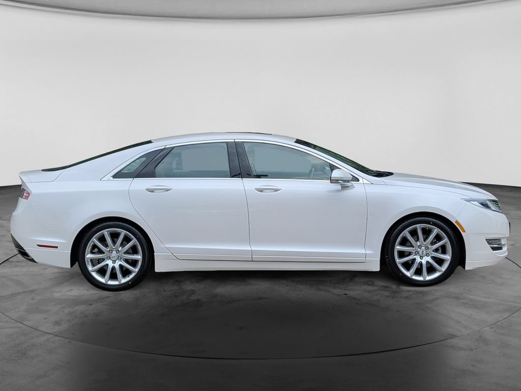 Used 2016 Lincoln MKZ w/ Equipment Group 300A Reserve FWD image 8