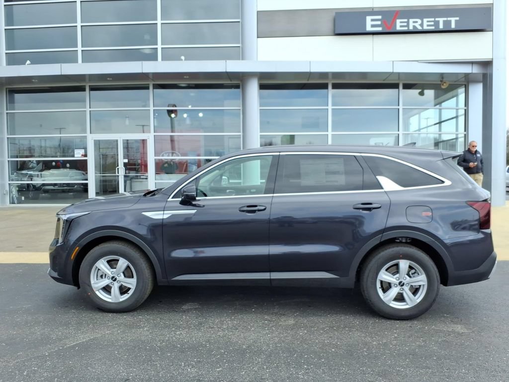 Certified 2026 Kia Sorento LX FWD image 4