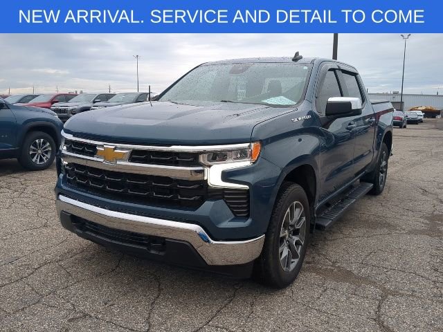 Used 2024 Chevrolet Silverado 1500 LT AWD/4WD image 3