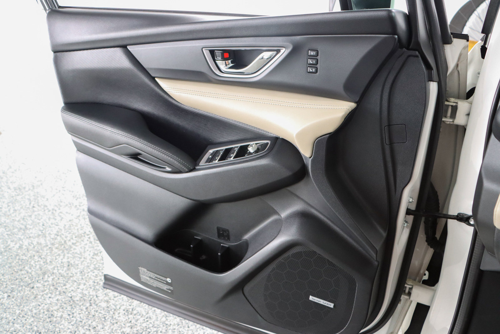 Used 2022 Subaru Ascent Limited w/ Technology Package image 26