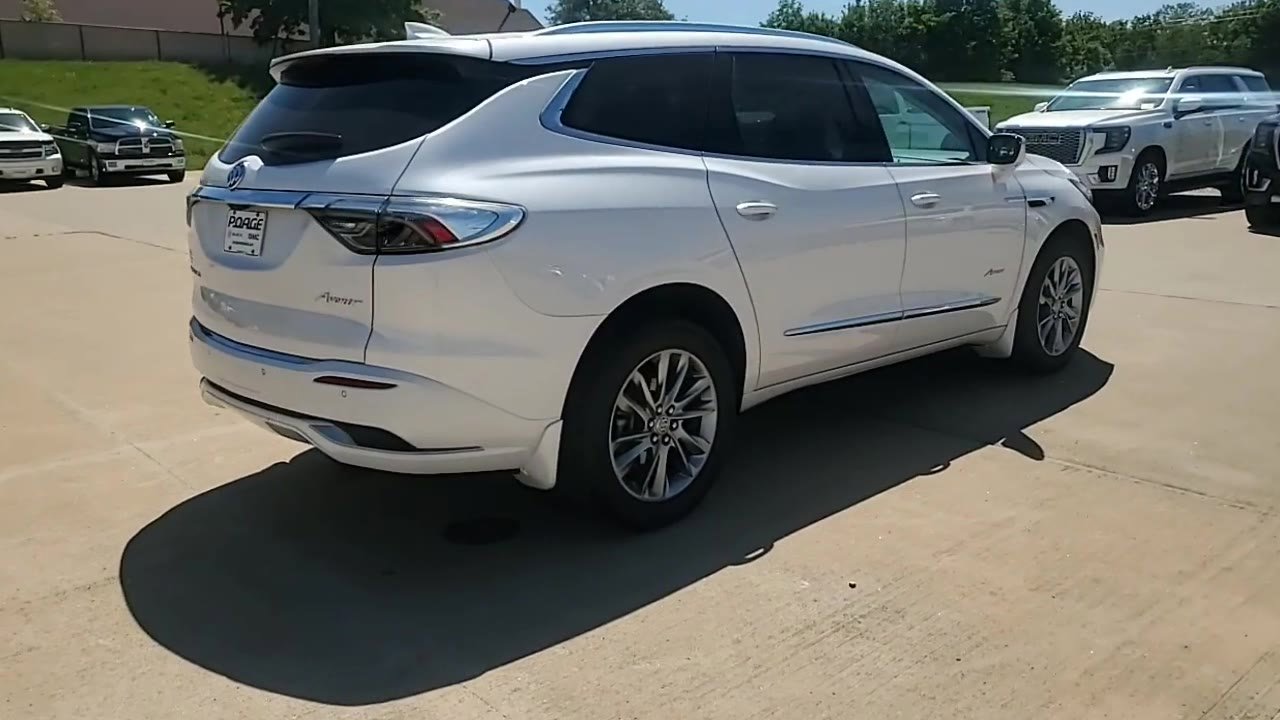 Used 2023 Buick Enclave Avenir w/ Avenir Technology Package FWD image 8
