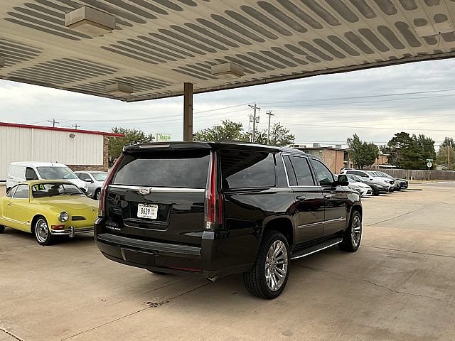 Used 2017 Cadillac Escalade ESV Luxury w/ LPO, Radiant Package RWD image 5