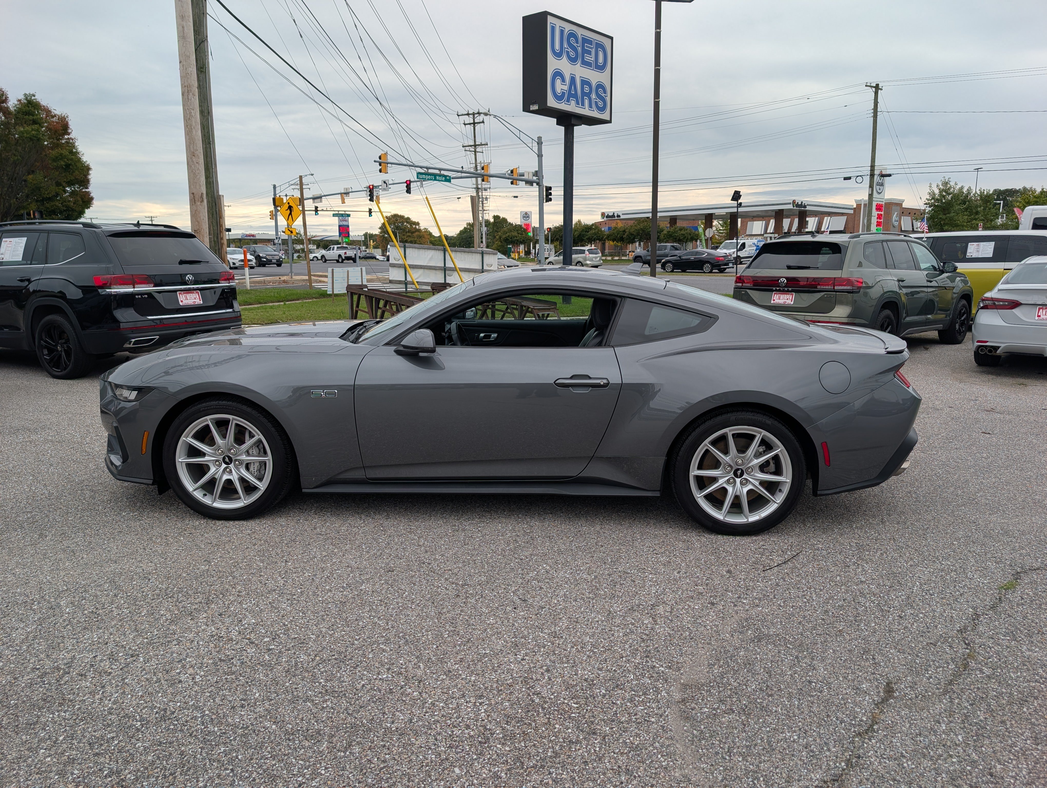Used 2024 Ford Mustang GT Premium RWD image 6