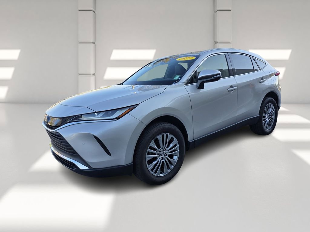 Used 2022 Toyota Venza XLE image 8