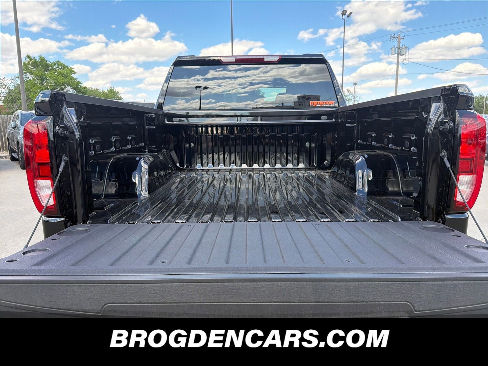 New 2026 GMC Sierra 1500 Elevation AWD/4WD image 9