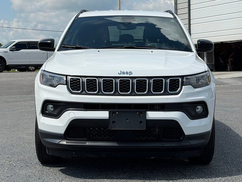 Used 2024 Jeep Compass Latitude AWD/4WD image 10