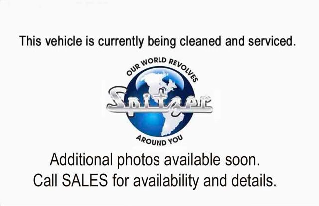 Used 2018 Jeep Wrangler Unlimited Sahara AWD/4WD image 2