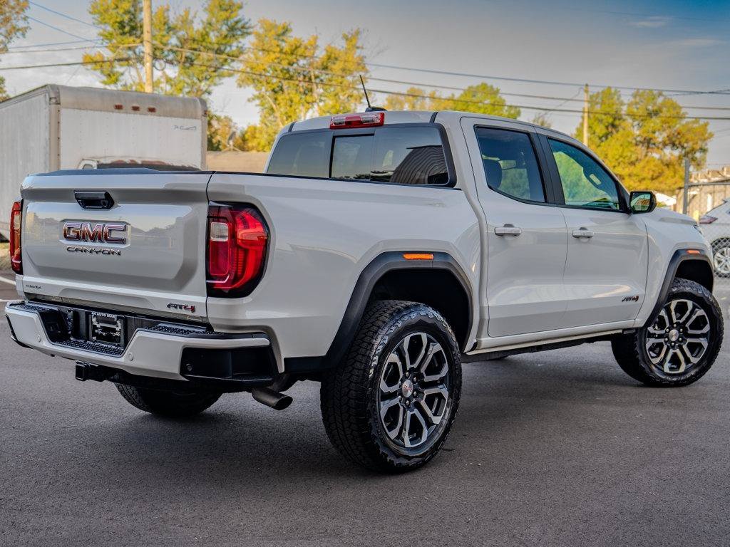 Used 2024 GMC Canyon AT4 w/ AT4 Premium Package AWD/4WD image 8