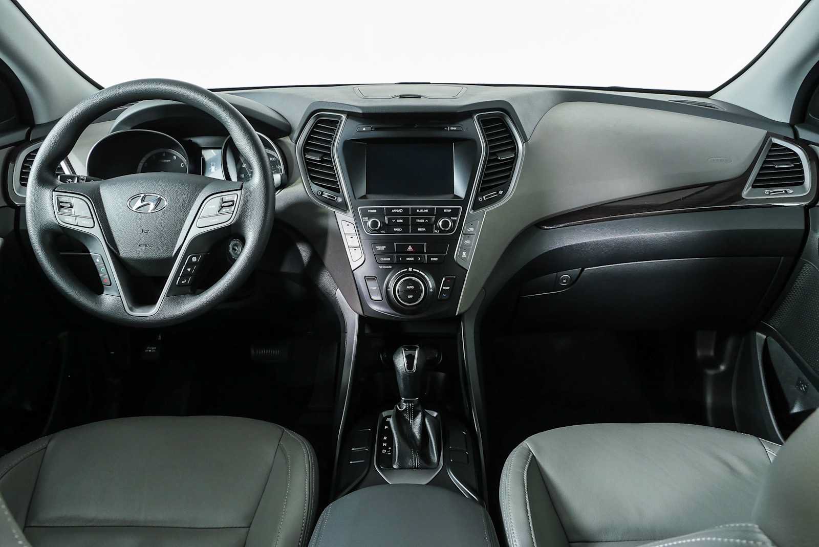 Used 2019 Hyundai Santa Fe XL SE FWD image 18