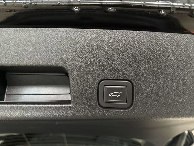 Used 2025 Buick Enclave Preferred AWD/4WD image 28