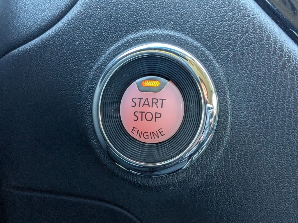 Used 2016 Nissan Pathfinder SV image 26