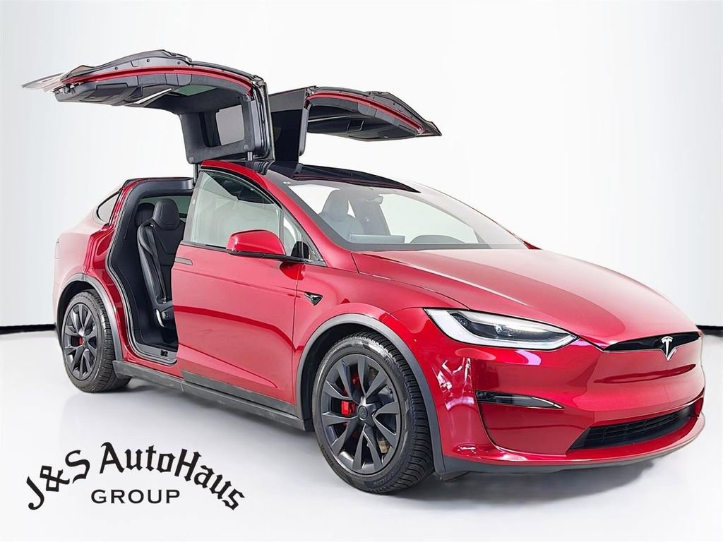 Used 2023 Tesla Model X Plaid image 1