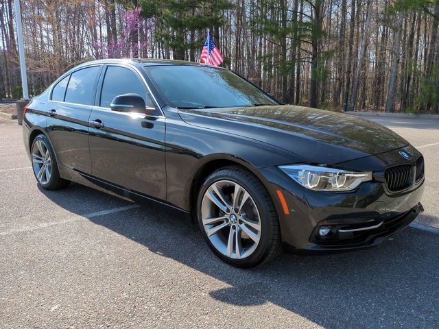 Used 2018 BMW 330i xDrive Sedan w/ Convenience Package image 2