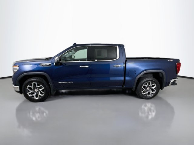 Used 2023 GMC Sierra 1500 SLT w/ SLT Premium Package AWD/4WD image 4