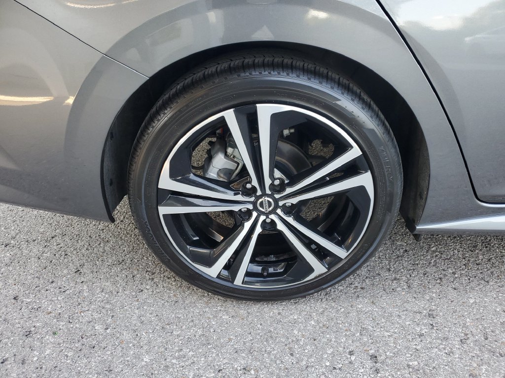 Certified 2023 Nissan Sentra SR w/ Trunk Package FWD image 5