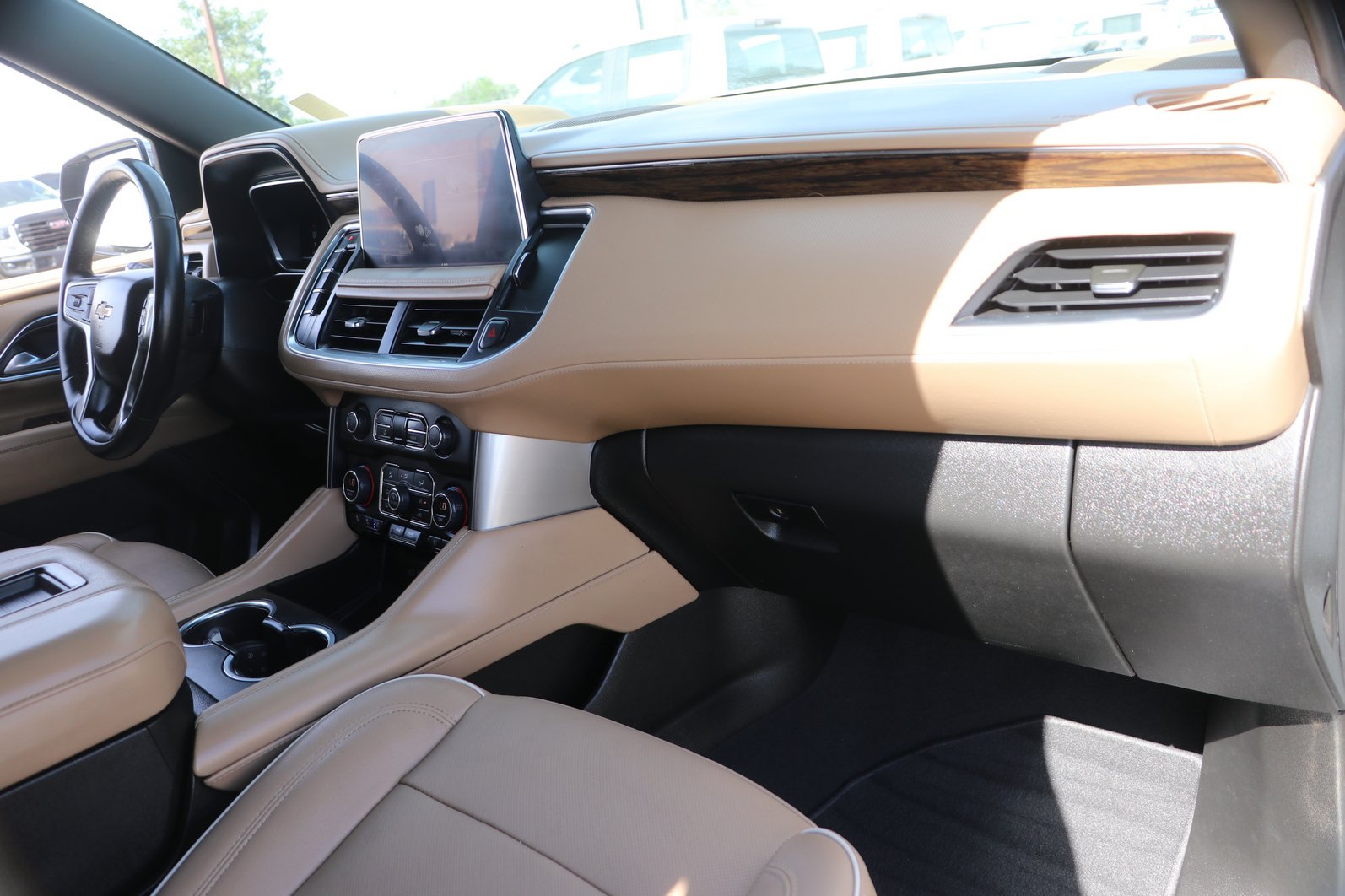 Used 2023 Chevrolet Tahoe Premier w/ Premium Package 2 AWD/4WD image 36