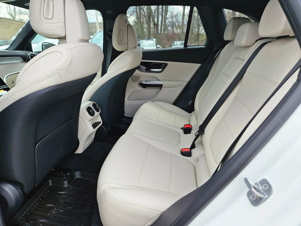 New 2026 Mercedes-Benz GLC 300 4MATIC image 14
