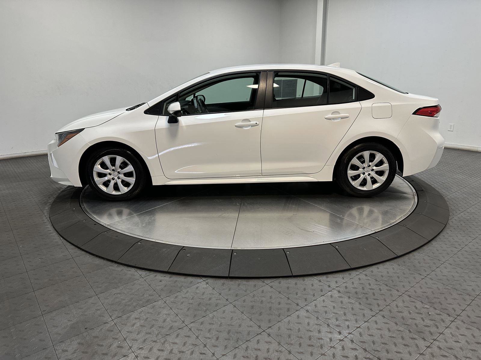 Used 2025 Toyota Corolla LE FWD image 8