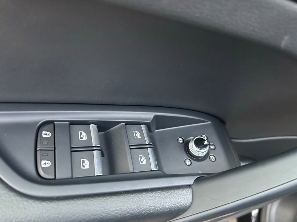 Used 2023 Audi Q5 2.0T Premium w/ Convenience Package image 53