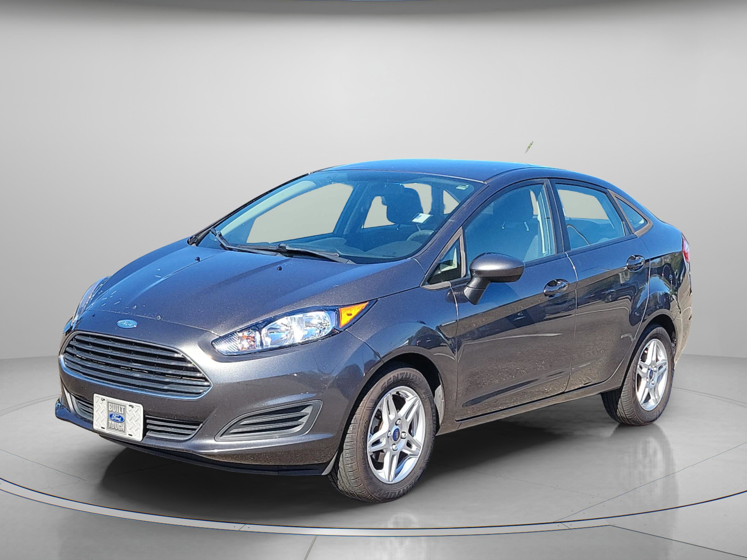 Used 2017 Ford Fiesta SE image 2