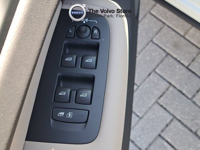 New 2026 Volvo XC60 T8 Plus w/ Protection Package Premier AWD/4WD image 17